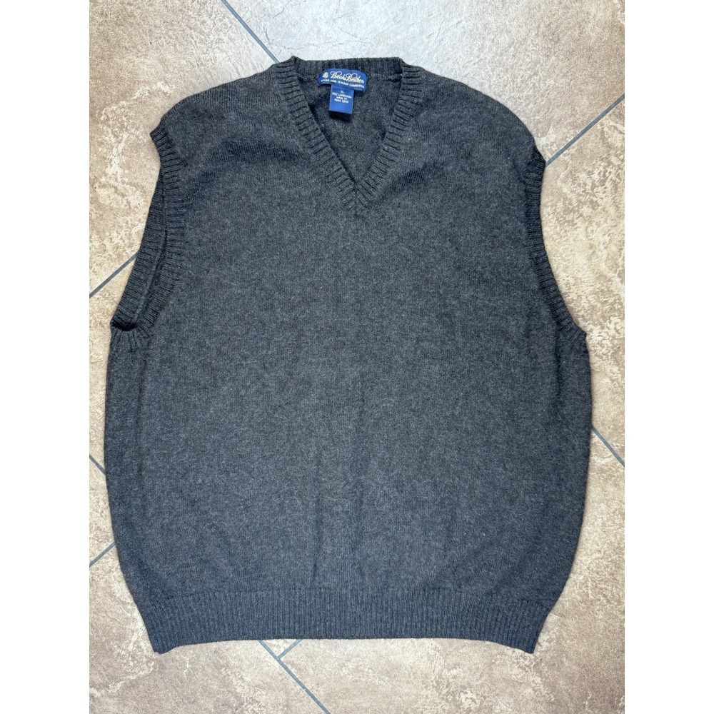 Brooks Brothers Sweater Vest Mens  Extra Fine Italian 100% Lambswool Dark Brown